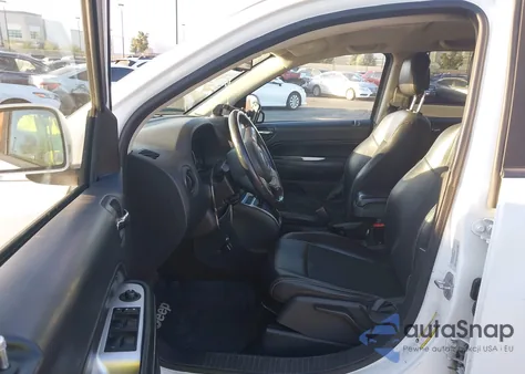 2016 Jeep Compass Latitude из США, поврежденный, VIN 1C4NJDEB0GD637946